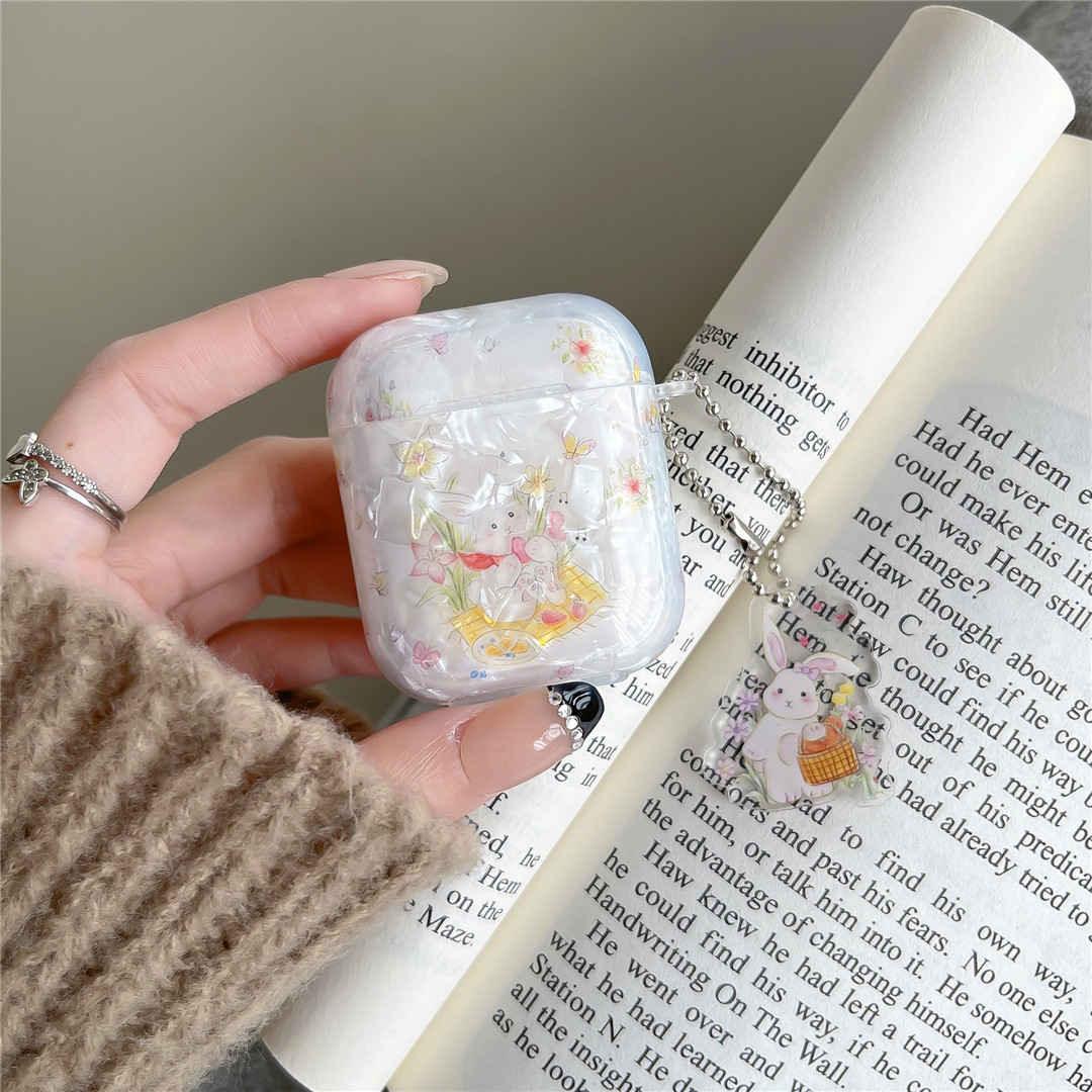 On Picnic Rabbit AirPods 1/2 Protective Cover